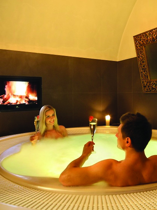 Zámecká nedělní noc s privátním wellness na Chateau St. Havel